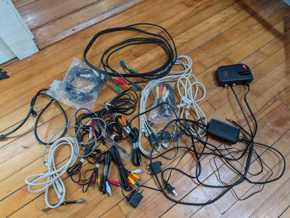 Audio/Video cables and antenna amplifier 1