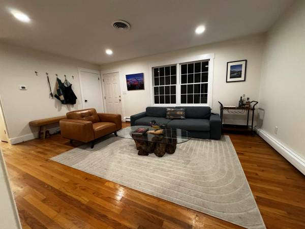 $2,500 / 3br - 1200ft2 - Downtown Saint Michaels rental.(Talbot County) (Saint Michaels)63806889547011123