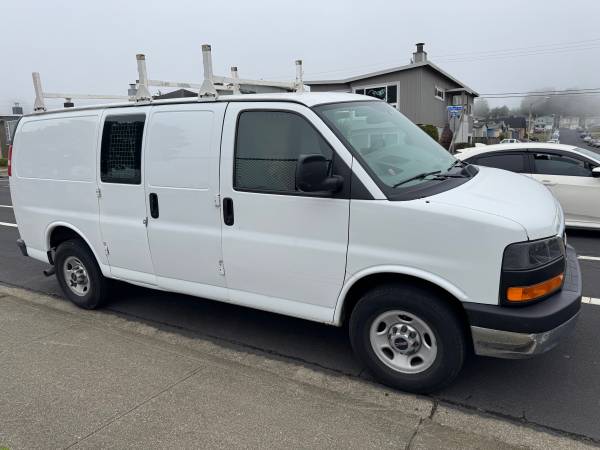 2014 GMC SAVANA 2500 furgón de carga - $12,700 (Daly City)63470225594369123