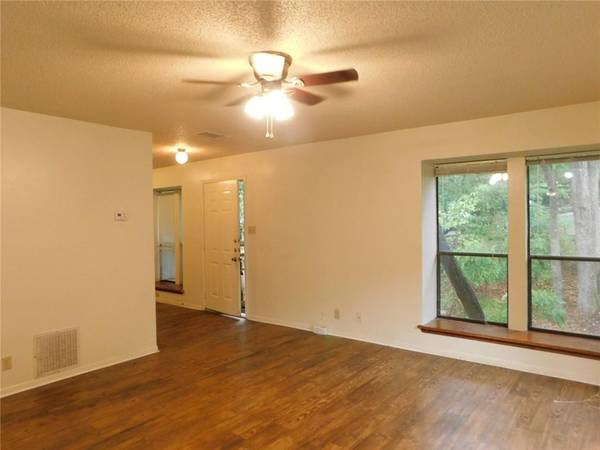 $1,795 / 2br - 900ft2 - Ático único de 2/1.5 por $1795 en Northwest Hills/Far West/Mopac! (Far West/Mopac)63922558189826124