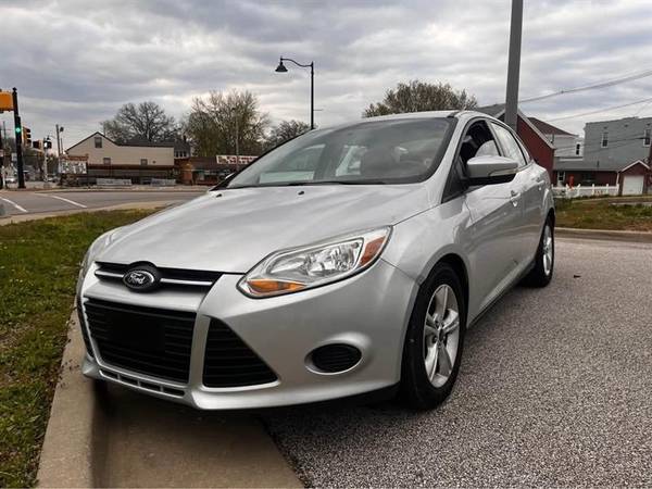 2014 Ford Focus SE Sedan - $8,500 (Belleville, Illinois)63621384488193120