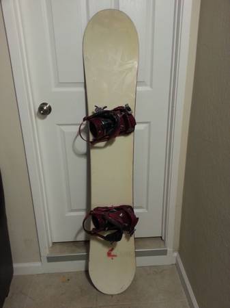 Burton 157cm Snowboard and bindings 1