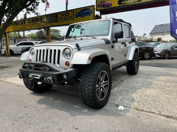 2012 Jeep Wrangler Unlimited Sahara 4x4 - $11.995 (Staten Island)63470613863297120