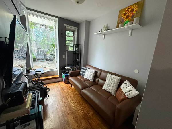 $2,895 / 3br - ¡Hermoso apartamento de 3 habitaciones y 1 baño con patio privado disponible! (Ocean Hill, a poca distancia a pie de las líneas de tren A / C / L / J / Z!)63788783829251124