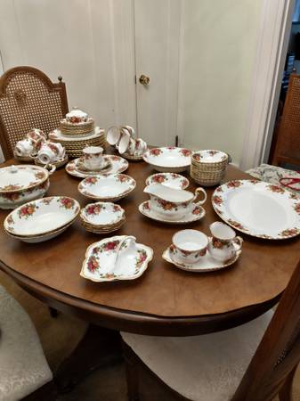 ***Royal Albert CHINA - Old Country Roses*** 1