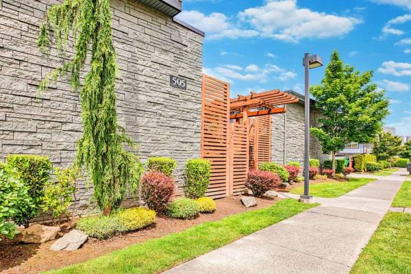 $1,750 / 2br - 900ft2 - Pet-friendly 2 bed / 1 bath! Your dogs and cats are welcome! (Auburn)63808058796801124