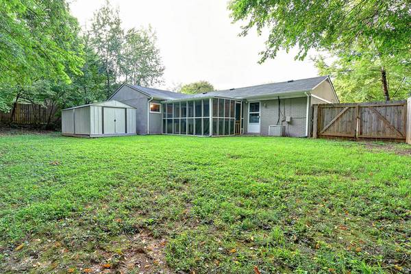 $1,799 / 3br - 2200ft2 - 3820 Riveroaks Ln (Louisville)64008827373314123