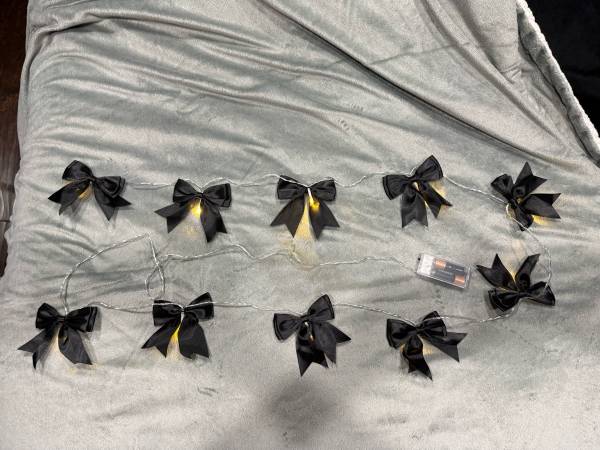 Black Bow Light string set 1