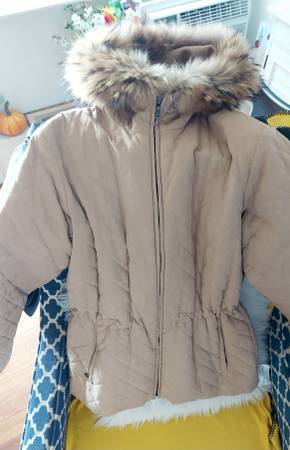 Size S/M. Andrew Marc, coat with fur trim hood 1