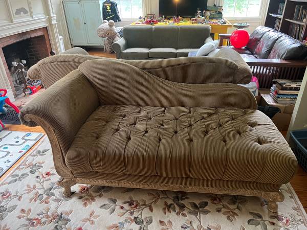 SCHNADIG COUCH & SETTEE SET!!! 1