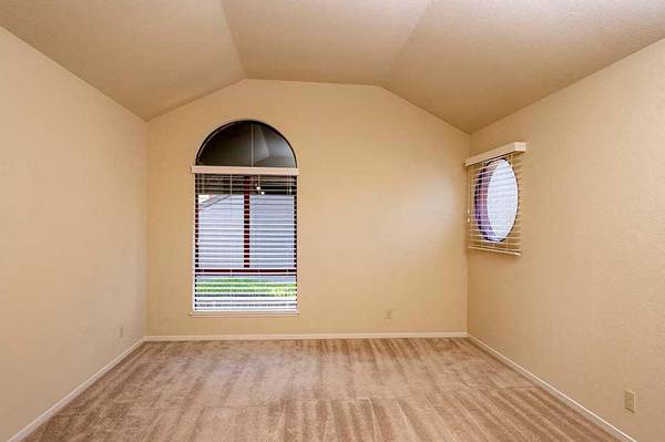 $3,410 / 2br - 1546ft2 - Centro de fitness, ducha cerrada en baño principal con claraboya (condado de Napa)63668095387907122