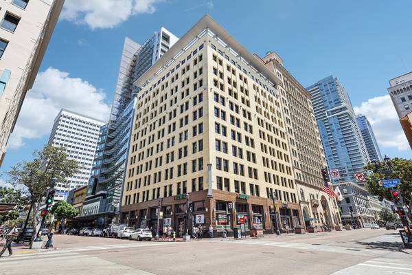 $2,505 / 800ft2 - ESTUDIO GRANDE EN EDIFICIO HISTÓRICO! ¡UN MES GRATIS! (1007 Fifth Ave, San Diego, CA)63621398990465124