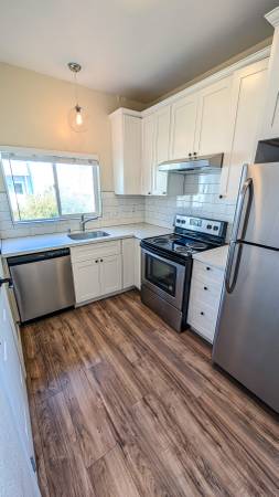 $3,495 / 3br - Beautiful Upper floor renovated apartment available! (Soma)63938499746307122