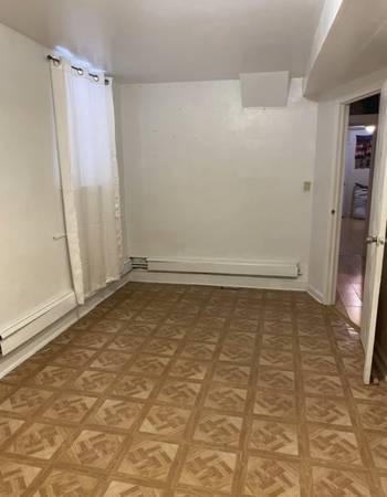 $1,100 Rent a room located 7 minutes by train from Lex Av & 59th Station (Astoria)63854193549955120