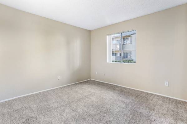 $1,765 / 2br - 780ft2 - 2x1 Ready Now! $176563844740357377121