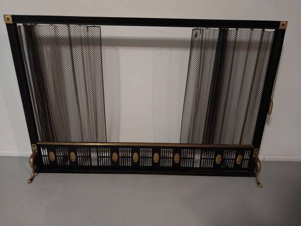 Very nice Fireplace Screen 1