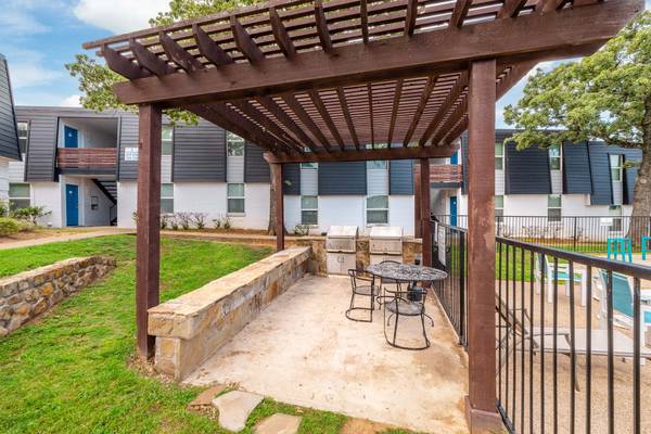 $1,550 / 2br - 1050ft2 - 2BD 2BA, On-Site Maintenance, Playground (bedford,TX)63796555848065121