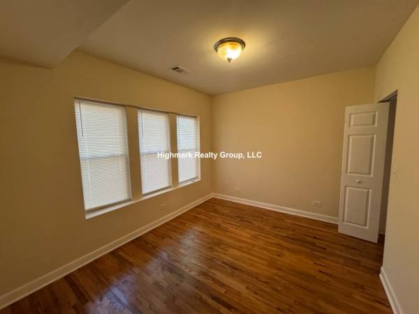 $1,950 / 2br - 👑🌸🎀Hermoso 2BD/2BA de Gracia, Brillo y Flujo Moderno👑🌸🎀 (Chicago)63781351137923124