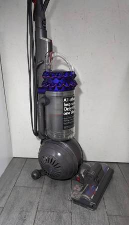 Dyson Cinetic Big Ball Upright Vacuum Cleaner 1