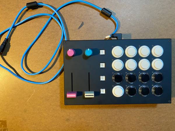 Dj TechTools Midi Fighter w/ Faders 1