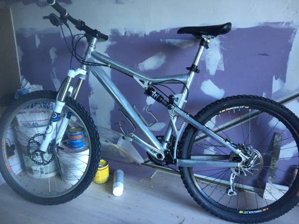 Intense mountain bike spyder cross country racer     2004 model 1