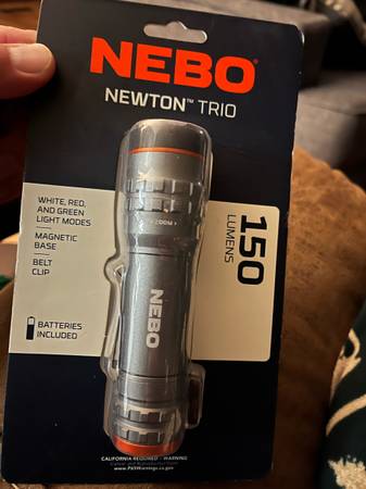Nebo Newton Trio, flashlight. 1