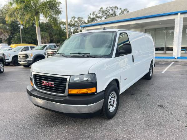 2019 GMC SAVANA 3500 EXTENDED - Photo 2