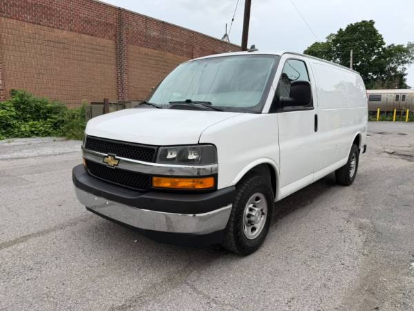 2019 Chevrolet Express 2500 - Photo 10