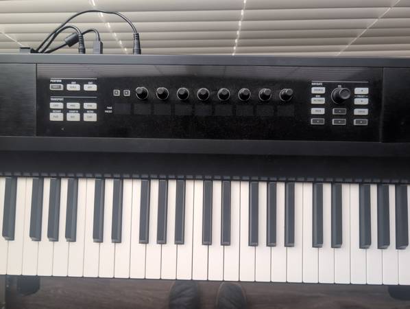Komplete Kontrol S88 MK1 - musical instruments - by owner