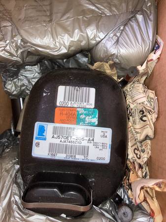 New Tecumseh  3/4 HP 208v compressor 404a 1