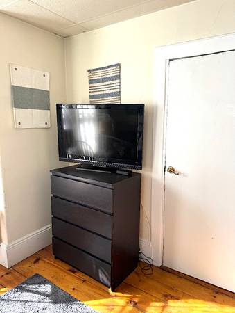 $1,890 / 1br - 350ft2 - 1ST FLR FURNISHED STUDIO, DOWNTWN NBPT, ALL UTILS, WIFI, PKG (9G7) (NEWBURYPORT, MA)63996546533635122