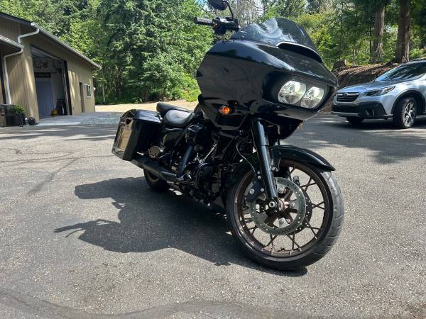 Harley Road Glide ST - $23,000 (Puyallup)63470980541955123