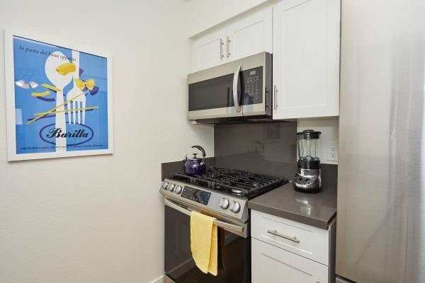 $3,059 / 2br - 997ft2 - 2/BD 2/BA, Ventiladores de techo, fácil acceso a autopistas (Santa Clarita)63876483305345122