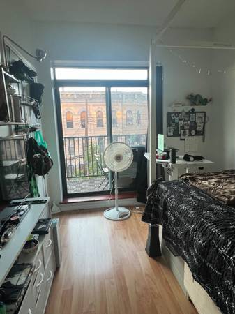 $850 / 2br - Habitación soleada con gran balcón privado propio (Bushwick)63689734542465121