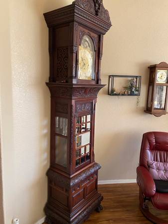 GRANDFATHER CLOCK/ HALL CLOCK 1