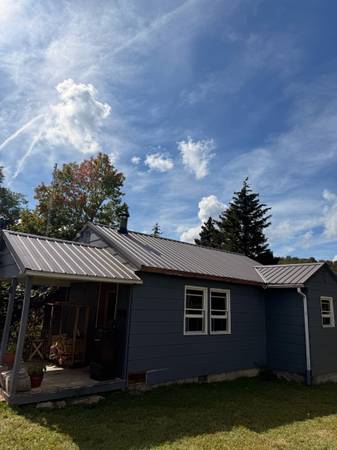 $600 / 2br - 500ft2 - Helvetia Cabin (Helvetia Pickens)64010834657793120