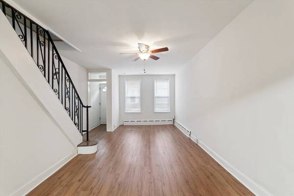 $957 / 3br - 968ft2 - **Square Park! 3 bed house is ready for move-in** (Philadelphia)64024499850625122