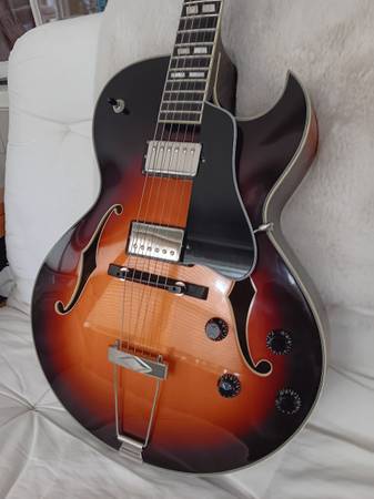 Eastman AR372CE 1