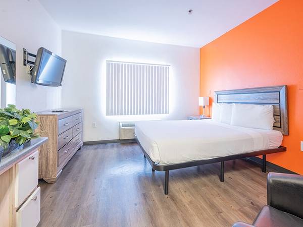 Studio, No Long-Term Lease Required, Free Premium Cable TV 1