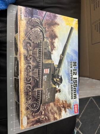 Academy 1/35 Scale Model Kit 1394 M-12 155mm Gun Motor Carriage 1