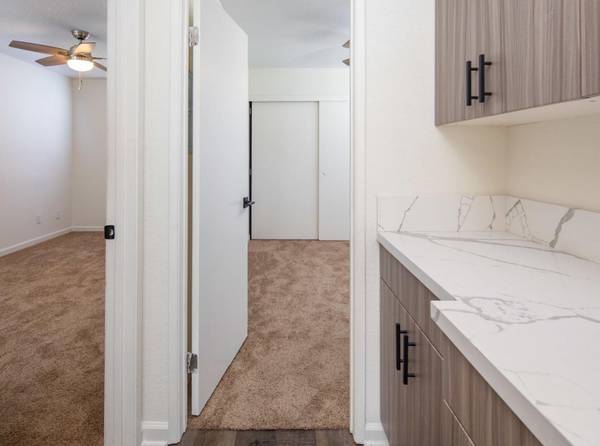 $2,495 / 2br - Pet Friendly 2 Bed with Garage & New Kitchen! -- Relax & Unwind (Cherokee Point)63657260767619124