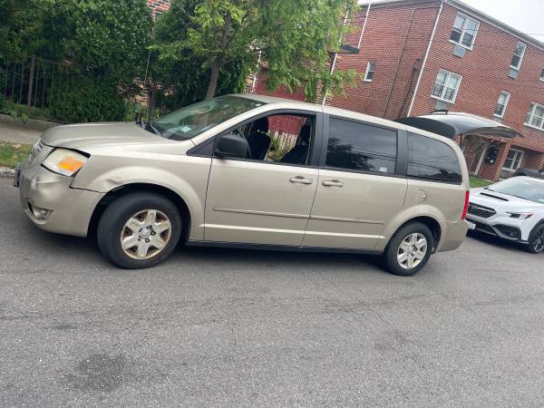 2009 dodge caravan - $1,900 (Canarsie BK)63470770987779121