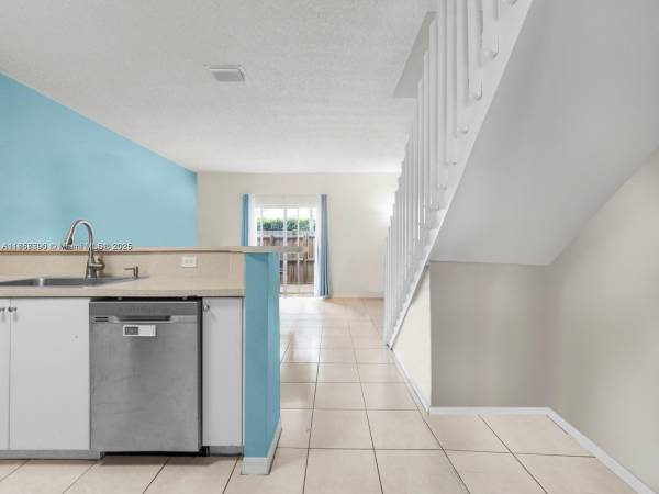 $2,200 / 3br - For rent (Homestead)64002016941698123