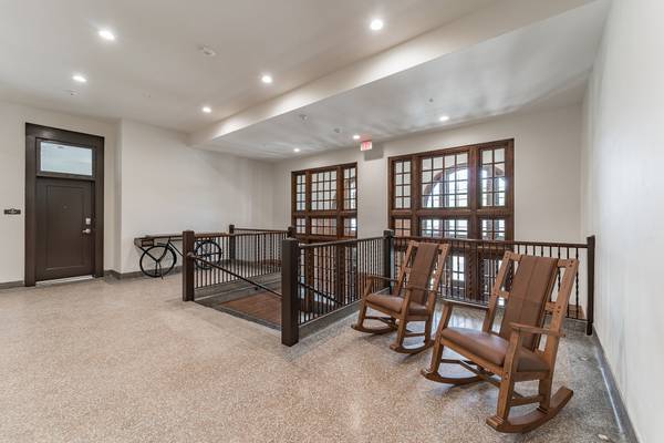 $1,108 / 2br - Estacionamiento en lote, Aire acondicionado central, Garaje disponible (1745 Oregon St, Oshkosh, WI)63845964924801120