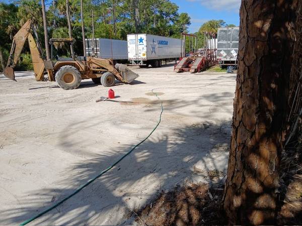 $125 Outdoor parking spaces for rent (Fort Pierce)63799909642753124