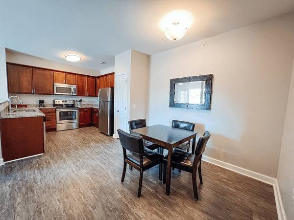 $1,420 / 1br - 810ft2 - 1 bedroom, Granite-Inspired Countertops, Situated in Scott Depot! (98 Devonshire Dr, Scott Depot, WV)64010834678785123