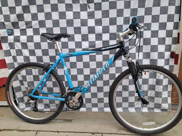 SPECIALIZED ROCKHOPPER 1