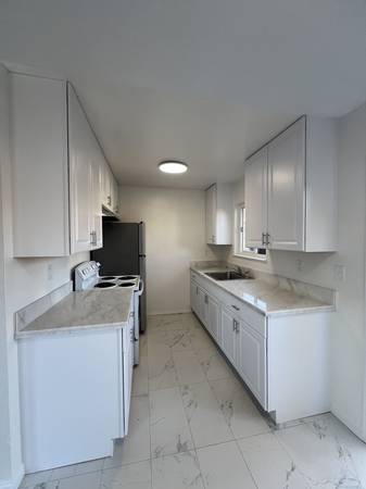 Large Newly remodeled Apt with free Parking and Private Patio 1