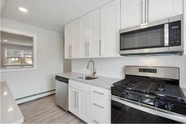 $660 / 1br - $$ Cozy 1BR / 1BA Apartment For Rent !! (Bayonne, NJ)63676257907459120