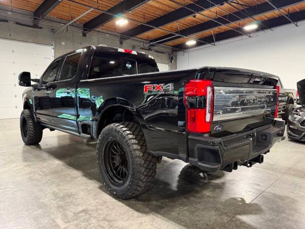2023 Ford F-350 Super Duty Diésel 4x4 4WD Camión F350 Platinum 4 puertas Cre - $82,900 (Platinum Motors Corp)63442170682753121